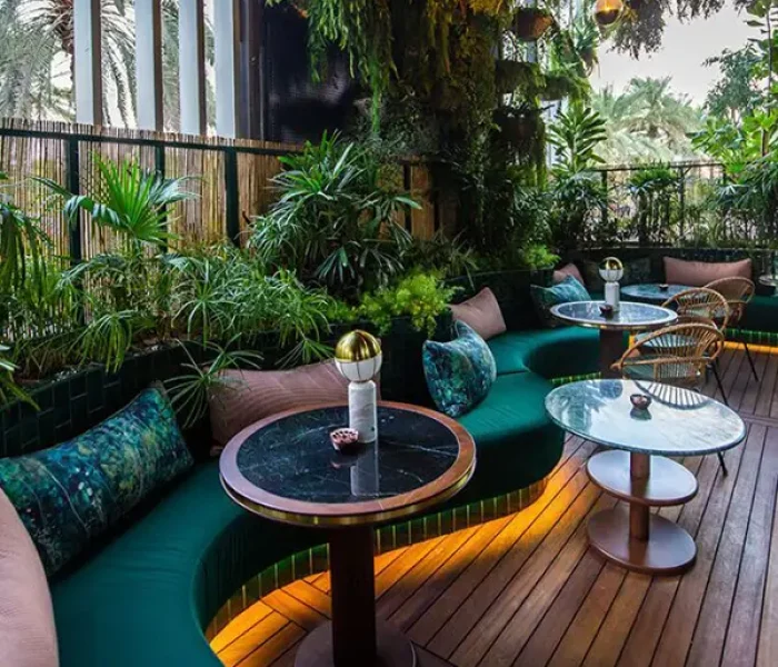 wood-and-grren-touch-restaurant-interior-design